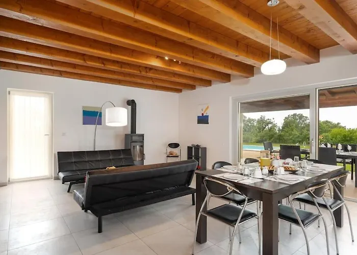 Maslina By Briskva *